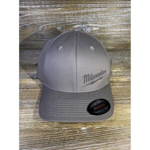 Milwaukee Men's Gray FlexFit Lightweight Fitted Hat Size S/M NWOT